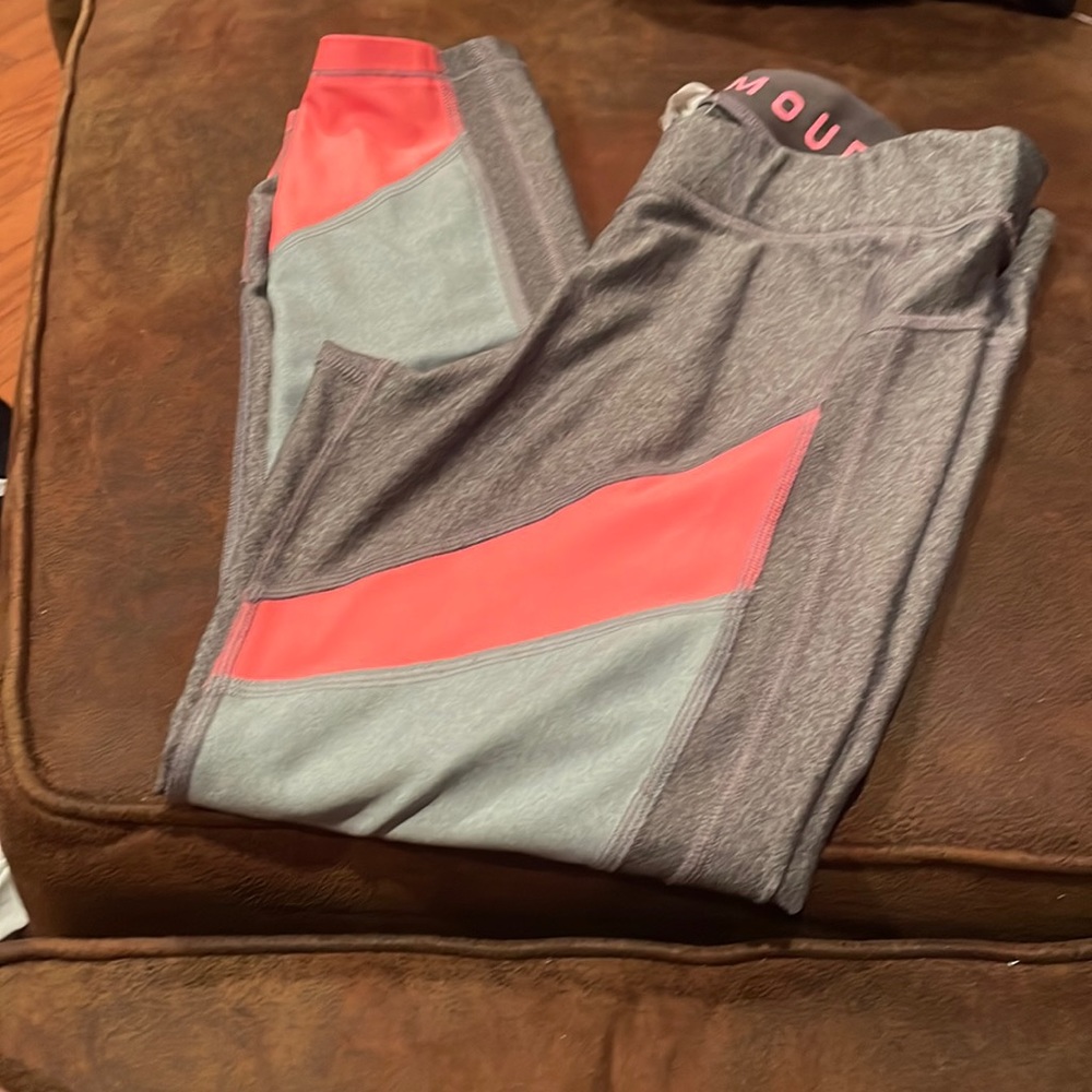 Under Armour woman’s athletic pant size Medium